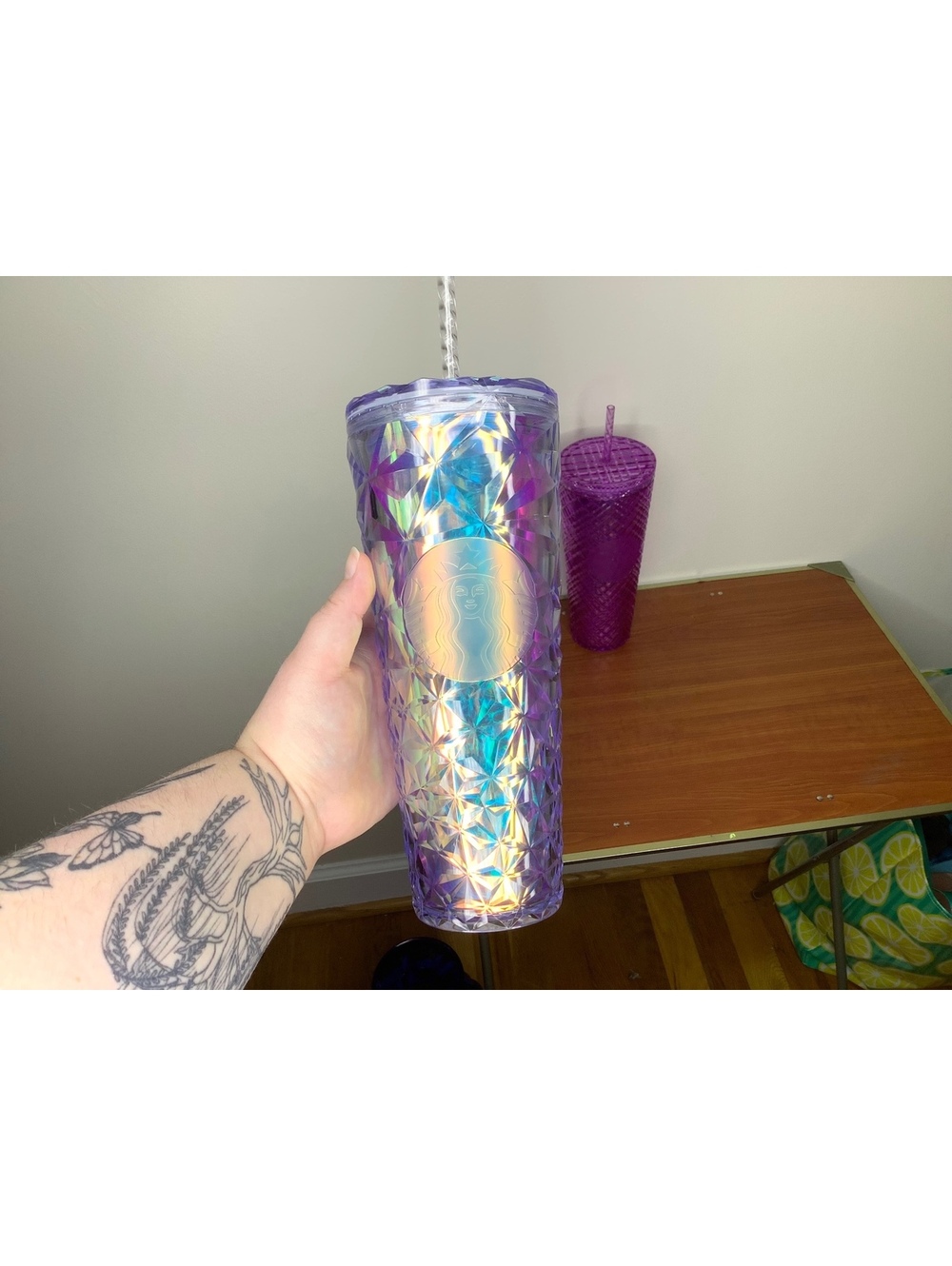 < NEW 2023 Starbucks Purple & Iridescent 24 oz. Tumbler Bundle > - Picture 5 of 7